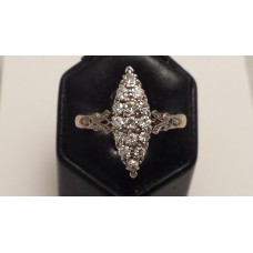 VINTAGE 18ct GOLD and DIAMOND RING 
