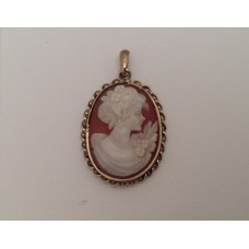 9ct GOLD CAMEO BROOCH