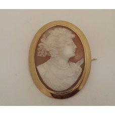 18ct GOLD CAMEO BROOCH