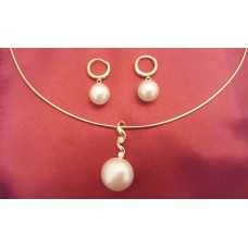 SOLD  SOUTH SEA PEARL SET