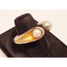SILVER & PEARL RING